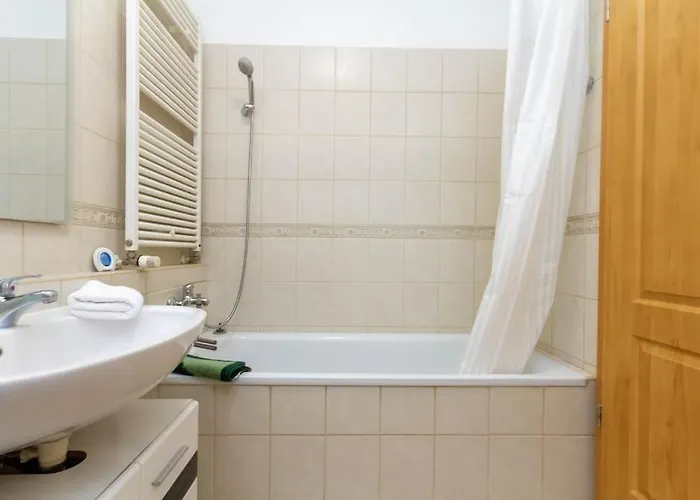 Gozsdu White Raven 3 - Terrace And Free Underground Parking *