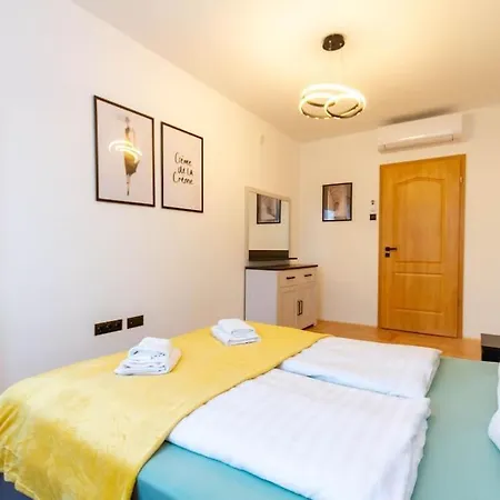 Appartamento Gozsdu White Raven 3 - Terrace And Free Underground Parking *