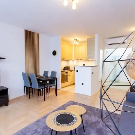 Lägenhet Gozsdu White Raven 3 - Terrace And Free Underground Parking *